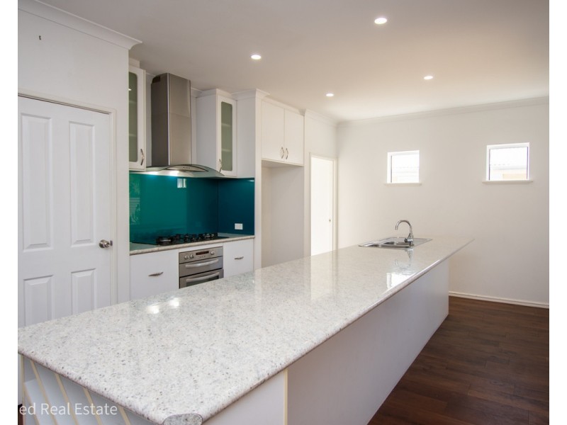 4a Bluff Street, Mira Mar WA 6330