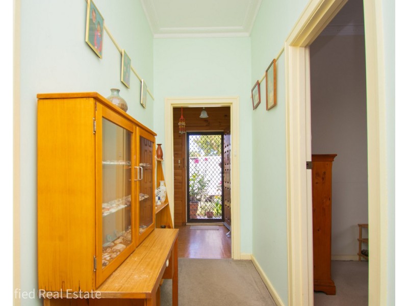 5 Lurline Street, Orana WA 6330