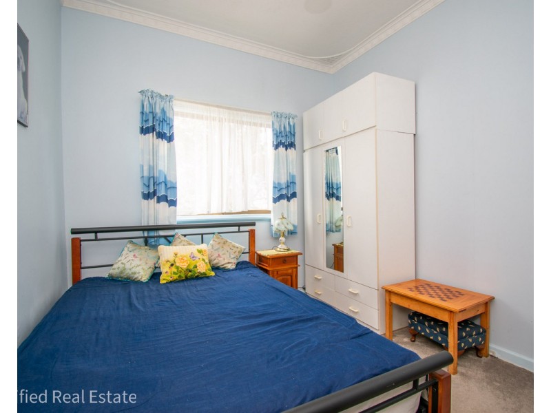 5 Lurline Street, Orana WA 6330