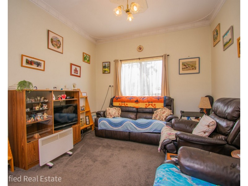 5 Lurline Street, Orana WA 6330