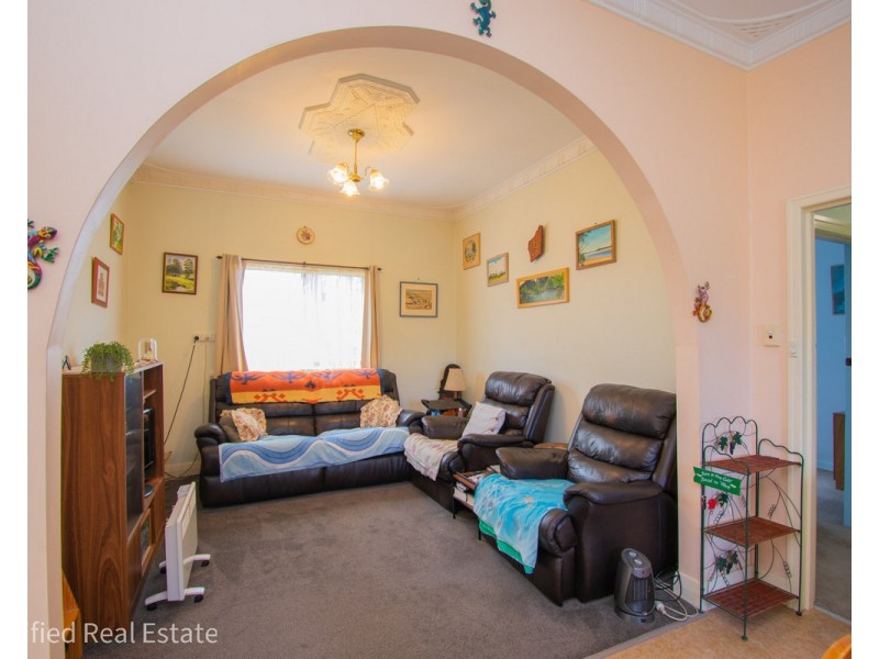 5 Lurline Street, Orana WA 6330