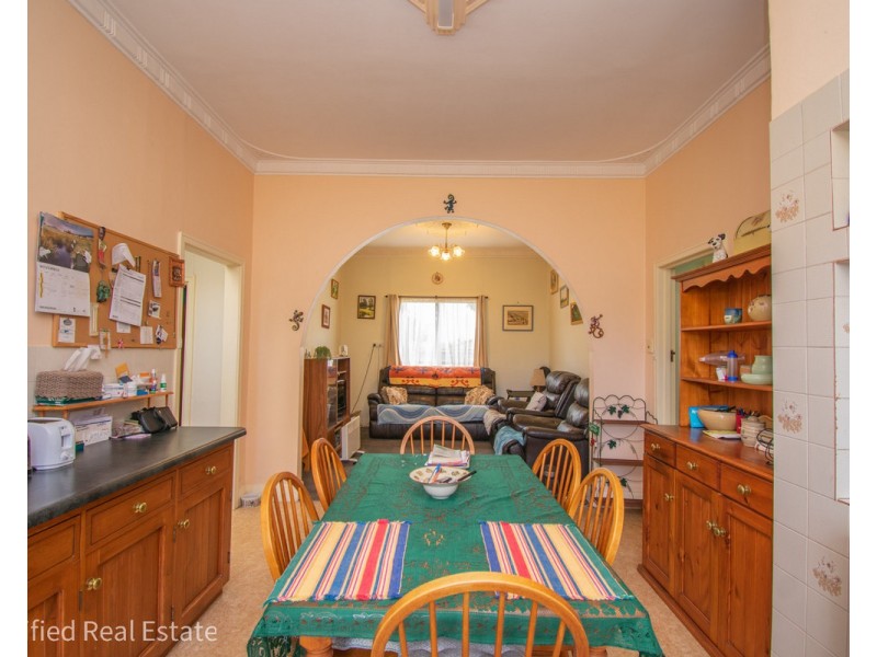 5 Lurline Street, Orana WA 6330