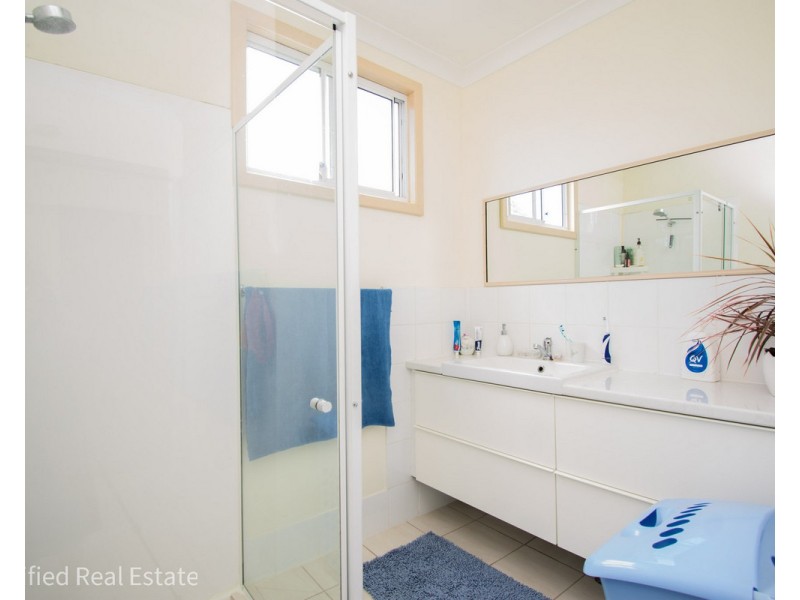 5 Lurline Street, Orana WA 6330