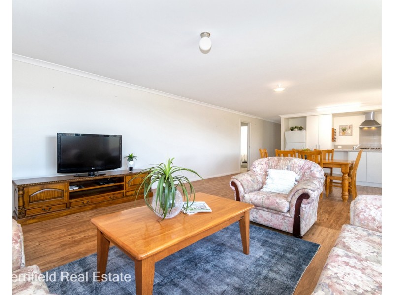 57A Minor Road, Orana WA 6330