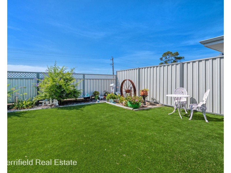 57A Minor Road, Orana WA 6330