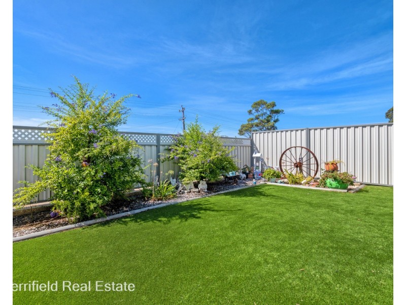 57A Minor Road, Orana WA 6330