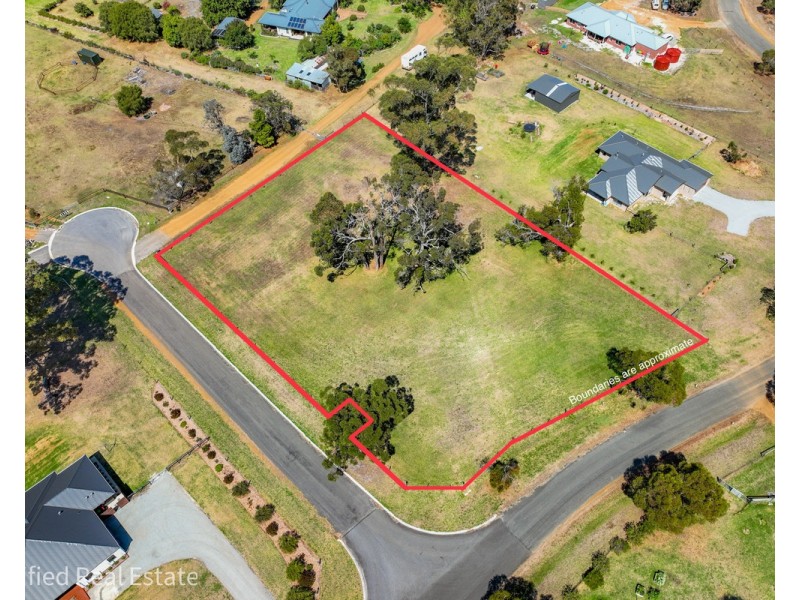 18 Riverwood Road, Willyung WA 6330