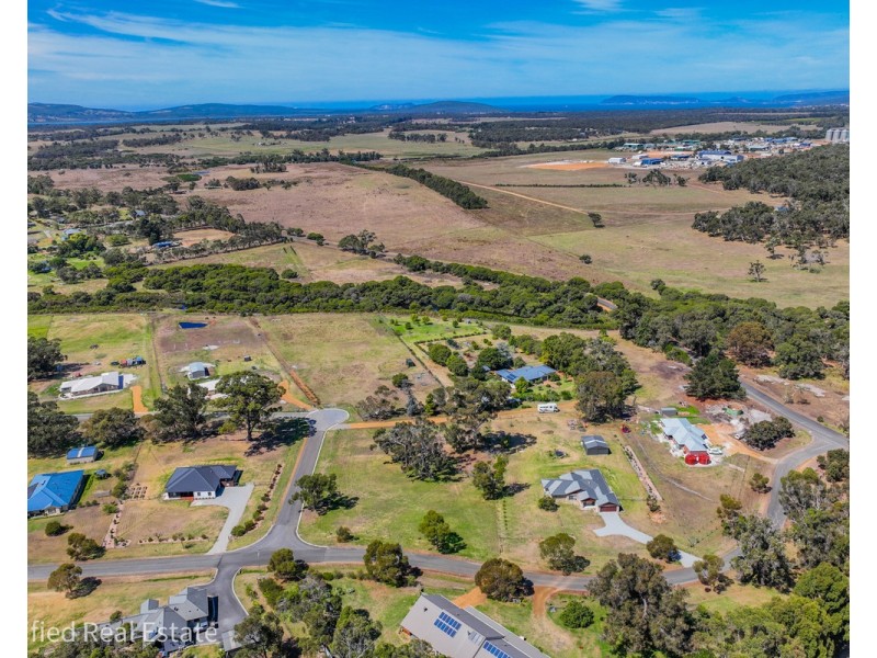 18 Riverwood Road, Willyung WA 6330