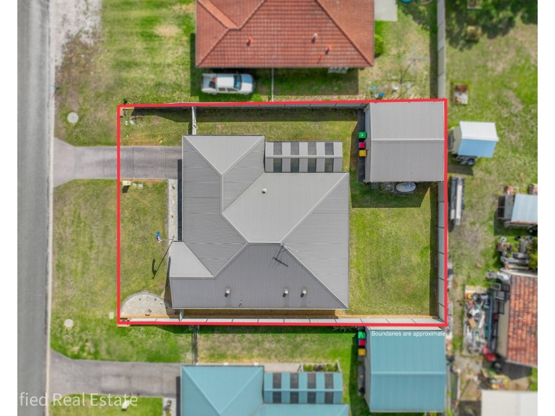 4 Silver Street, Mckail WA 6330