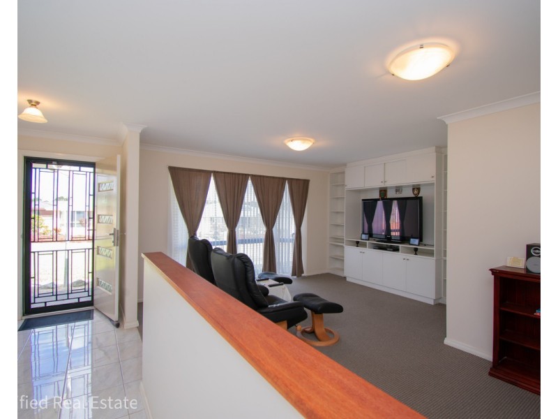 4 Silver Street, Mckail WA 6330