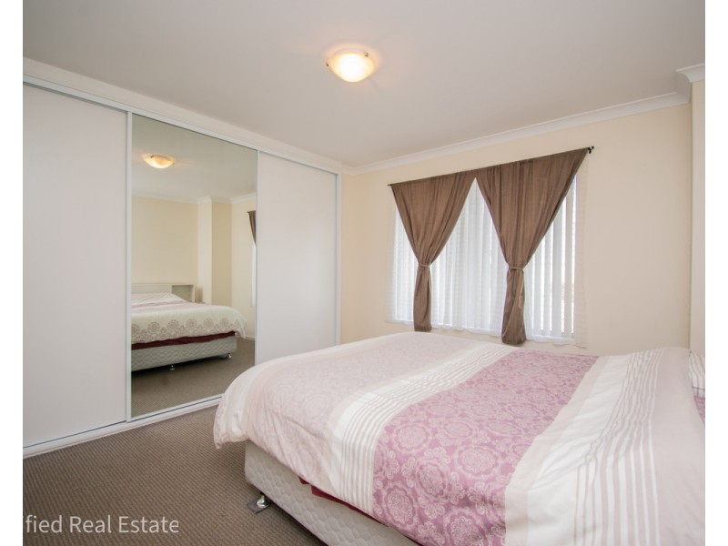 4 Silver Street, Mckail WA 6330