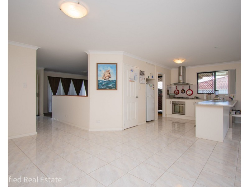 4 Silver Street, Mckail WA 6330