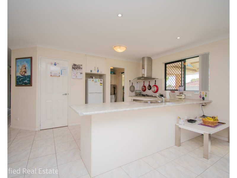 4 Silver Street, Mckail WA 6330