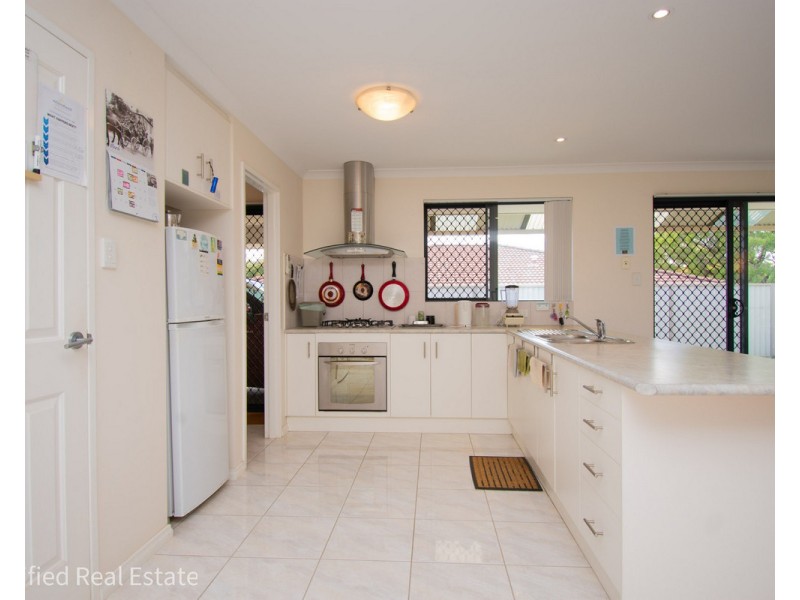 4 Silver Street, Mckail WA 6330