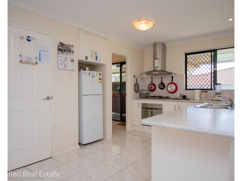 4 Silver Street, Mckail WA 6330