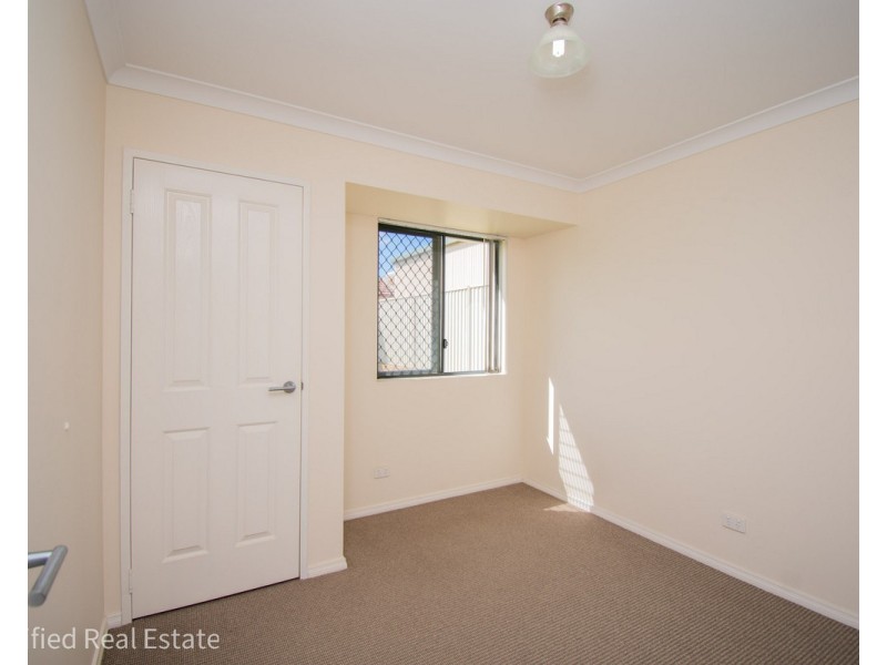 4 Silver Street, Mckail WA 6330