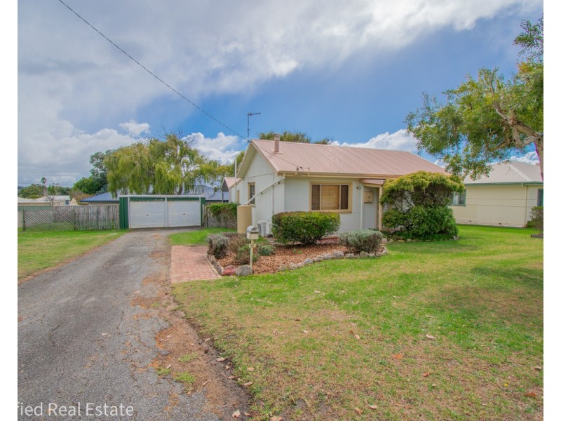 46 Minor Road, Orana WA 6330