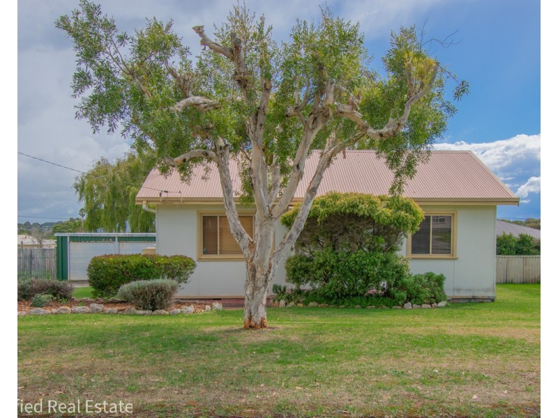 46 Minor Road, Orana WA 6330