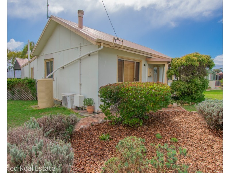 46 Minor Road, Orana WA 6330