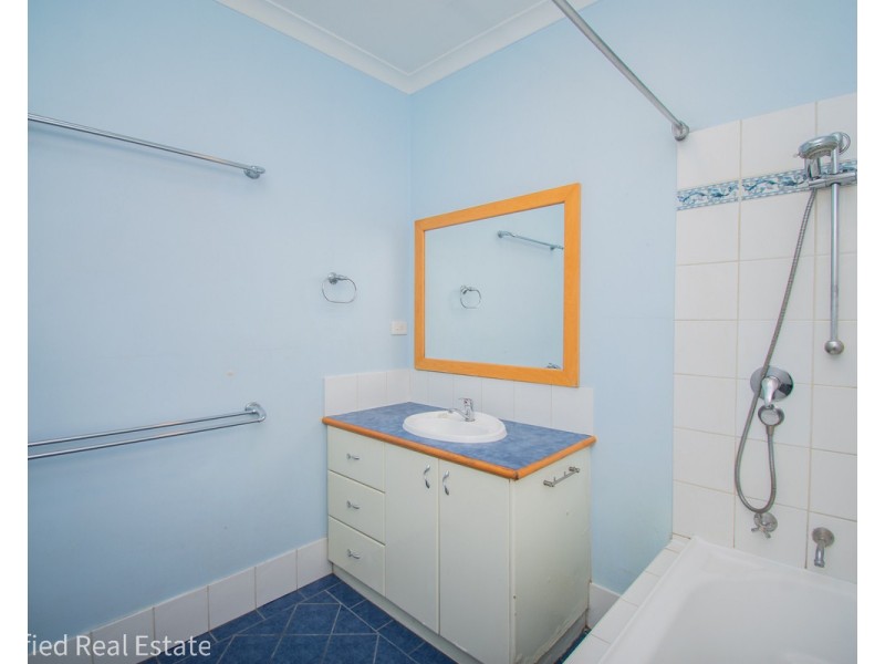 46 Minor Road, Orana WA 6330