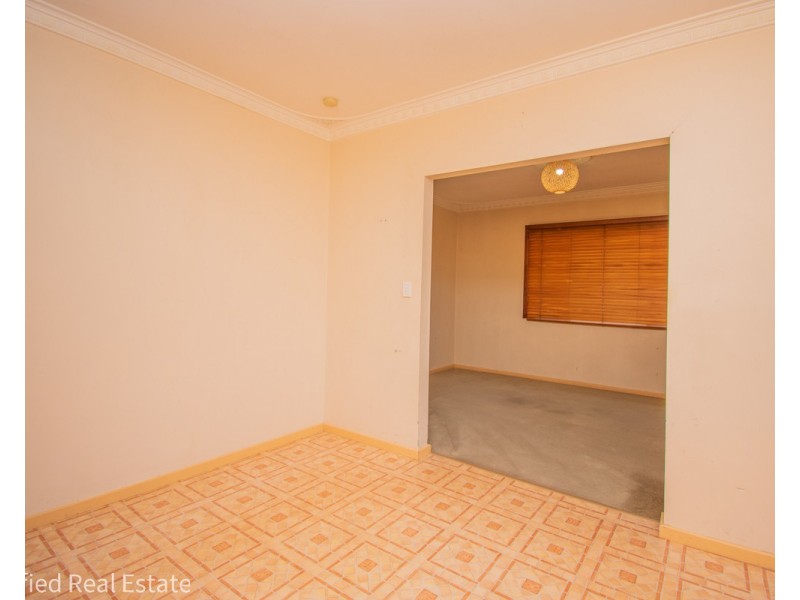 46 Minor Road, Orana WA 6330