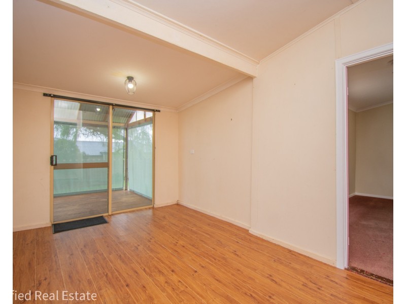 46 Minor Road, Orana WA 6330