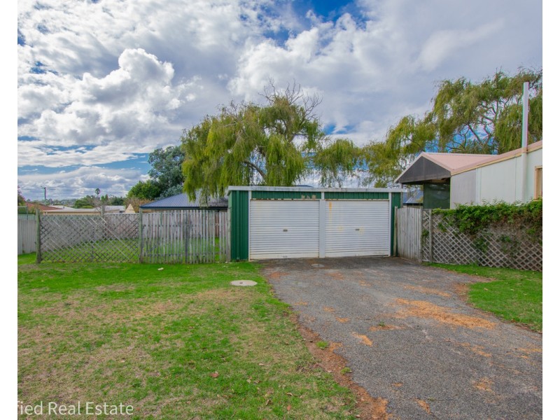 46 Minor Road, Orana WA 6330