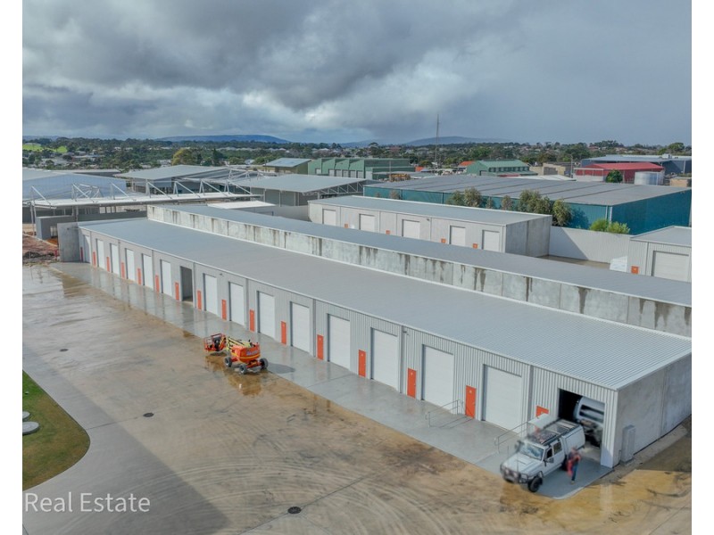 22/370A Albany Highway, Orana WA 6330