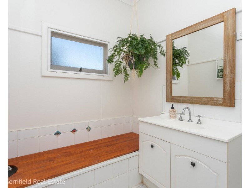 99 Angove Road, Spencer Park WA 6330