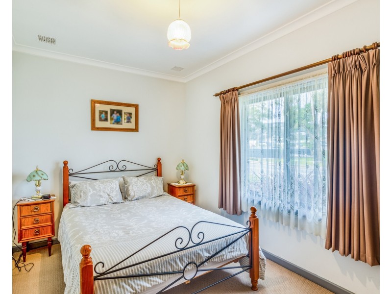 60 North Road, Spencer Park WA 6330