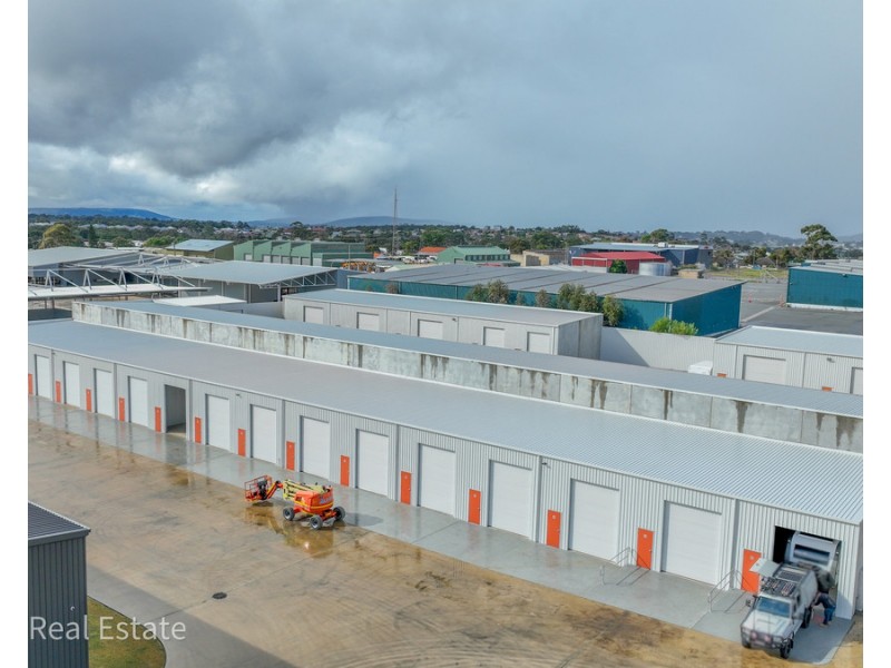 24/370A Albany Highway, Orana WA 6330