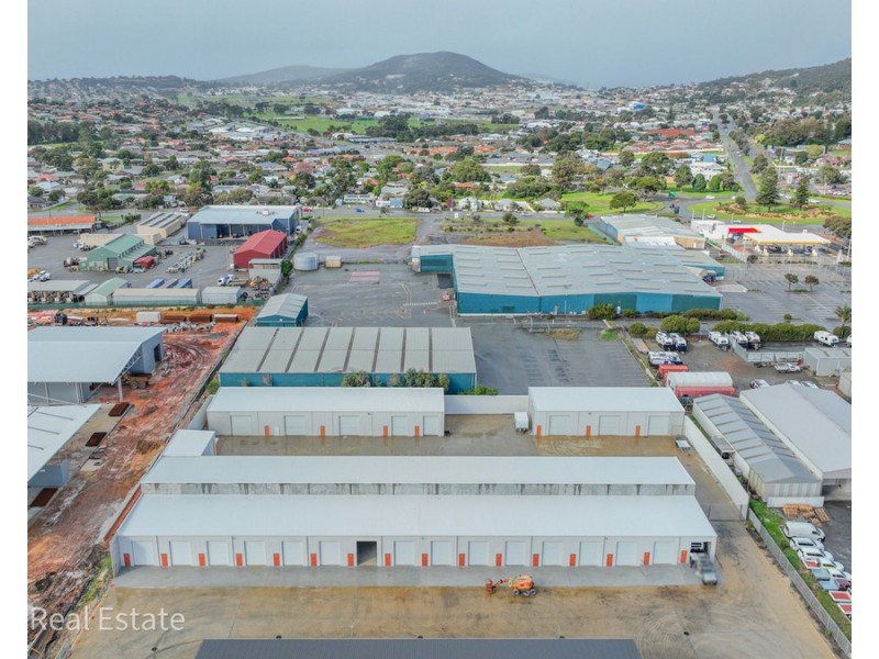 24/370A Albany Highway, Orana WA 6330