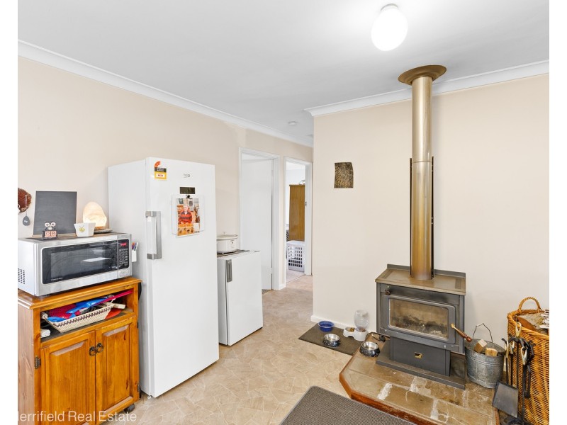 36B Katoomba Street, Orana WA 6330