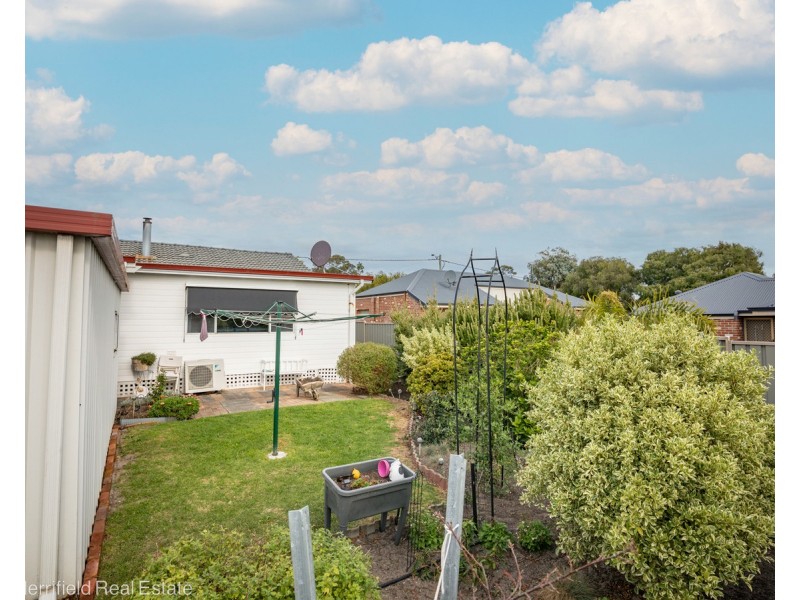 36B Katoomba Street, Orana WA 6330