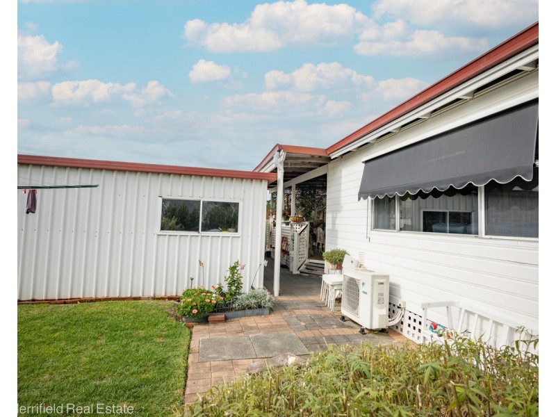 36B Katoomba Street, Orana WA 6330