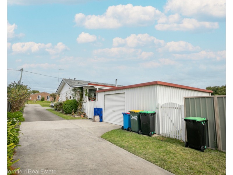 36B Katoomba Street, Orana WA 6330