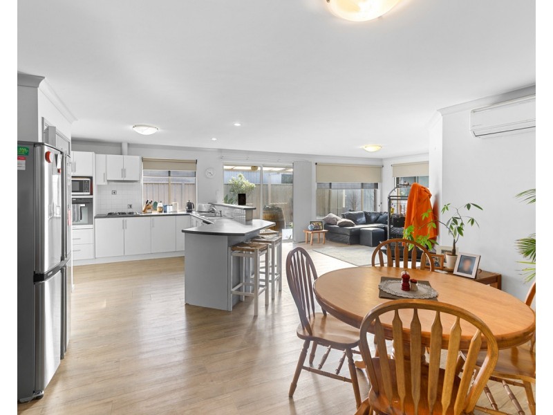 20 Lunar Rise, Mckail WA 6330