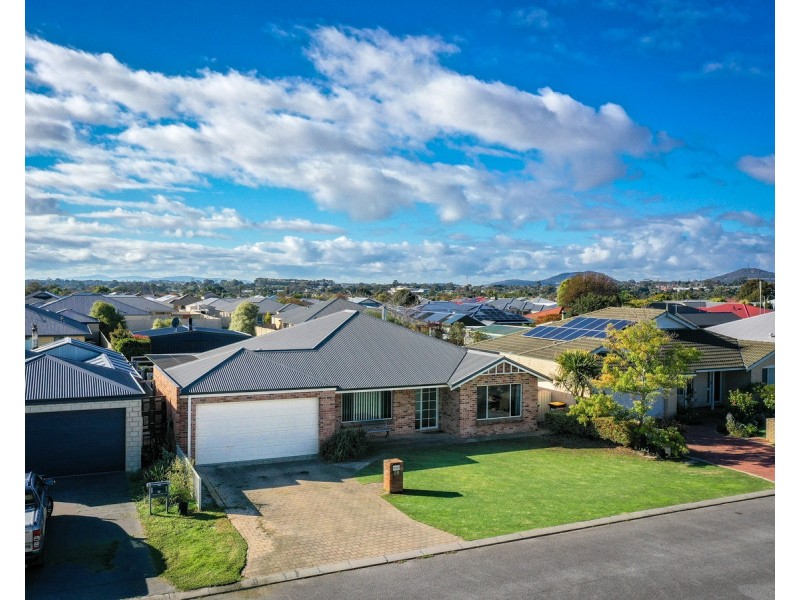 20 Lunar Rise, Mckail WA 6330