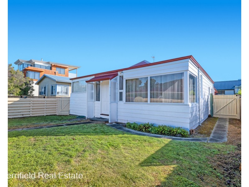 4 Middleton Road, Middleton Beach WA 6330