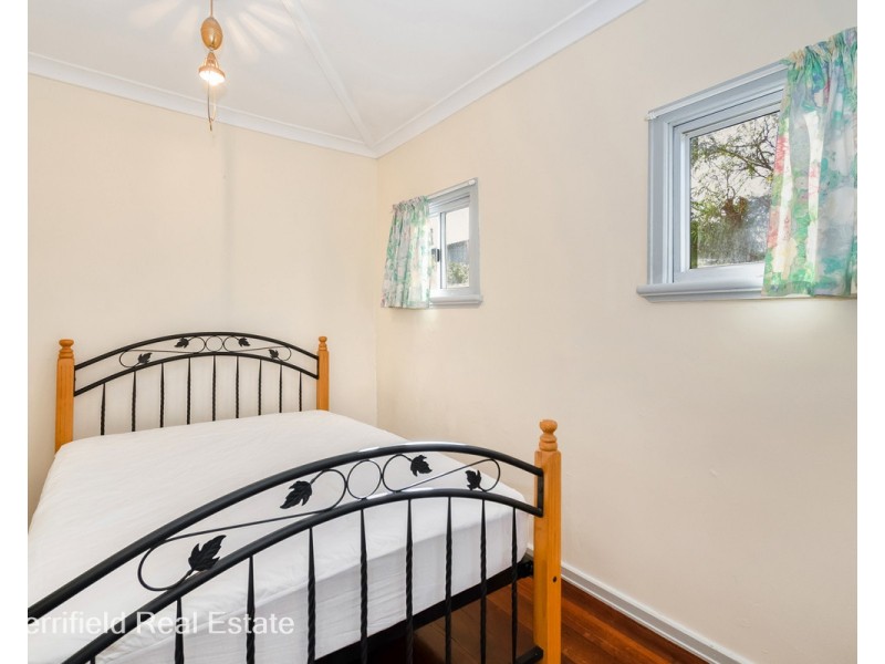 4 Middleton Road, Middleton Beach WA 6330