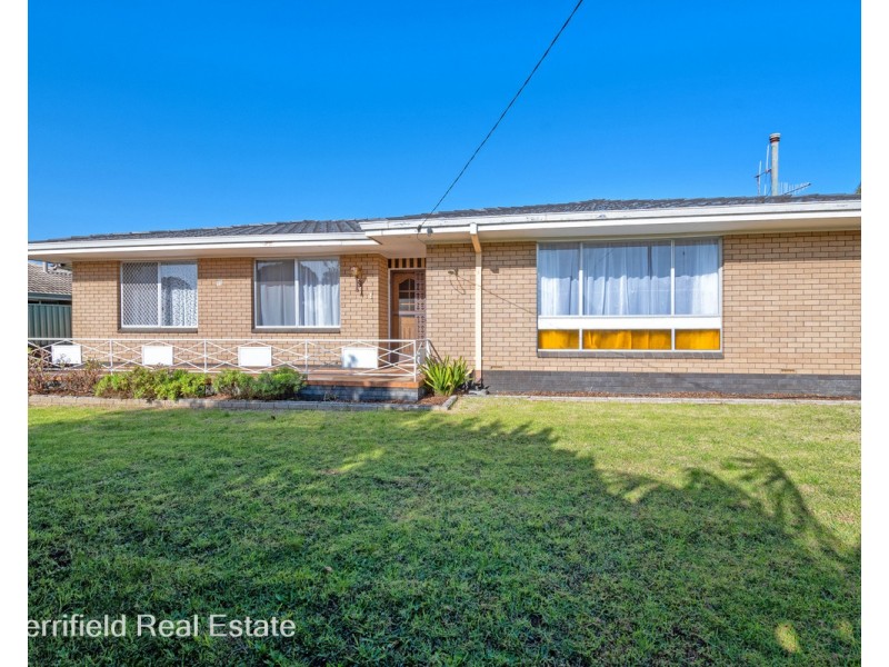 11 McKail Street, Orana WA 6330