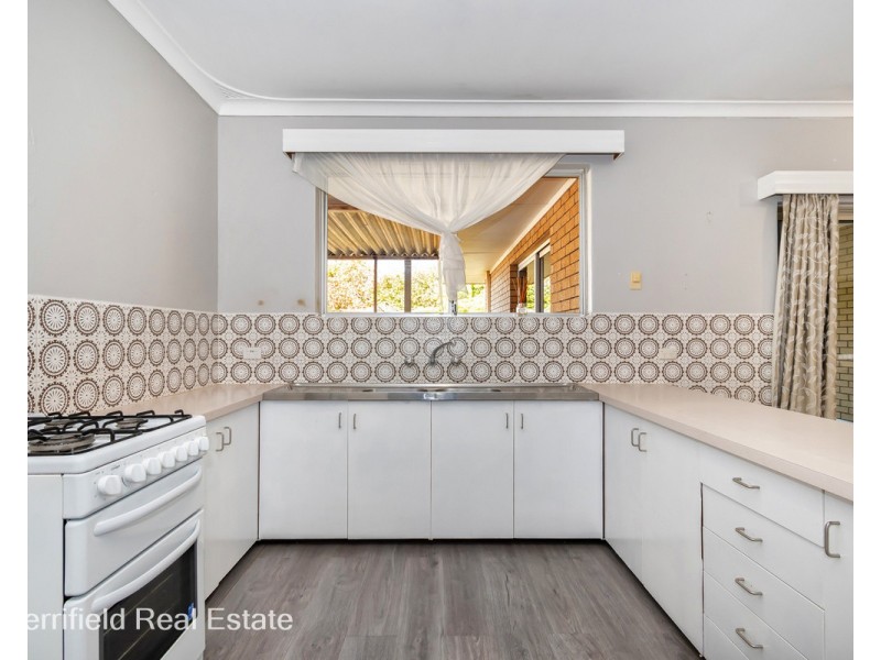 11 McKail Street, Orana WA 6330