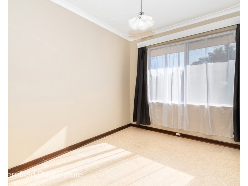 11 McKail Street, Orana WA 6330