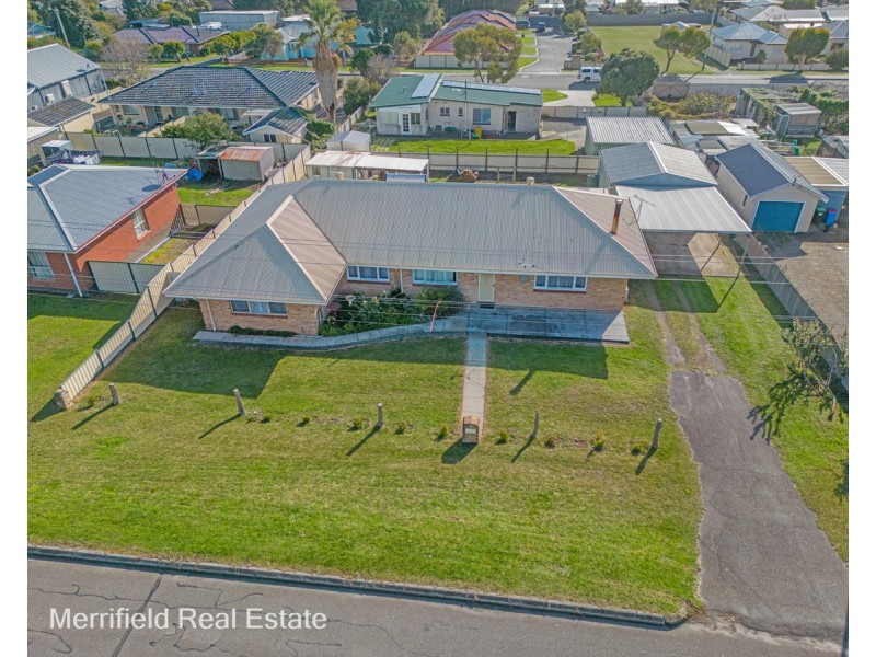 58 Minor Road, Orana WA 6330