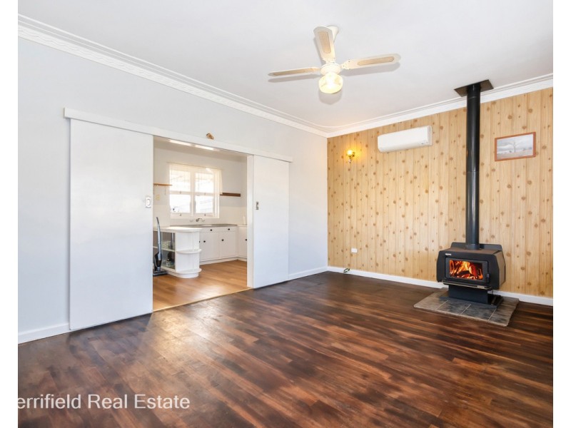 58 Minor Road, Orana WA 6330