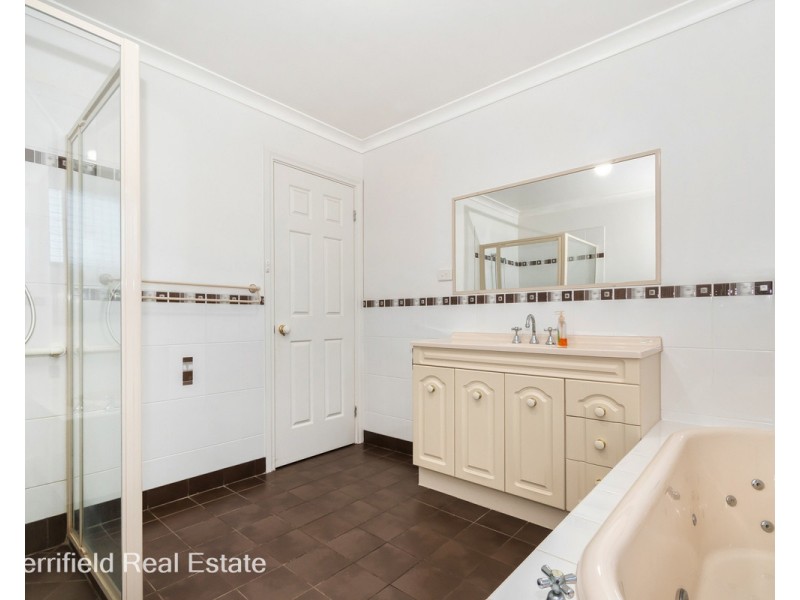 28 Trimmer Road, Spencer Park WA 6330