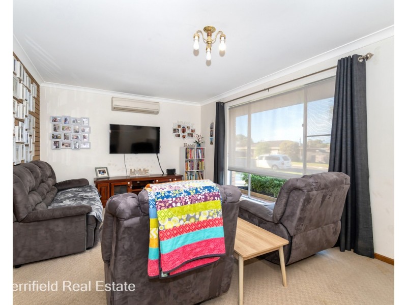 5 Sierra Crescent, Orana WA 6330