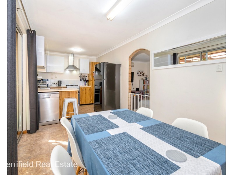 5 Sierra Crescent, Orana WA 6330