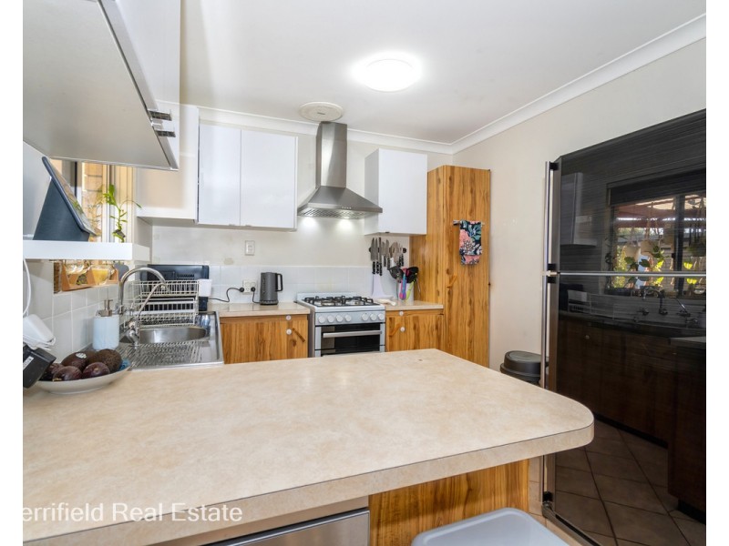 5 Sierra Crescent, Orana WA 6330