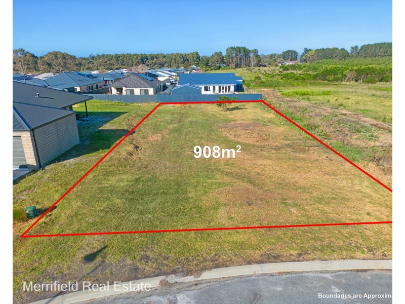 7 Aquarius Road, Mckail WA 6330